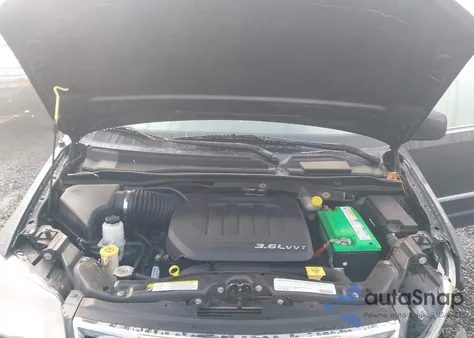 2011 Chrysler Town & Country Touring from USA, damaged, VIN 2A4RR5DG3BR723183